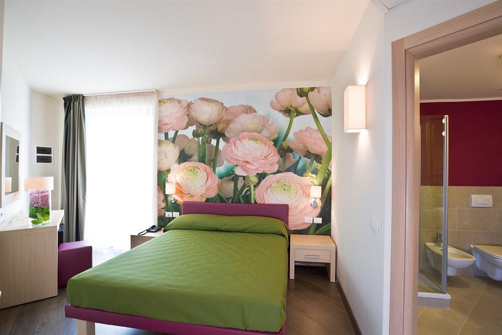 Hotel Acquadolce 페스키에라델가르다 외부 사진