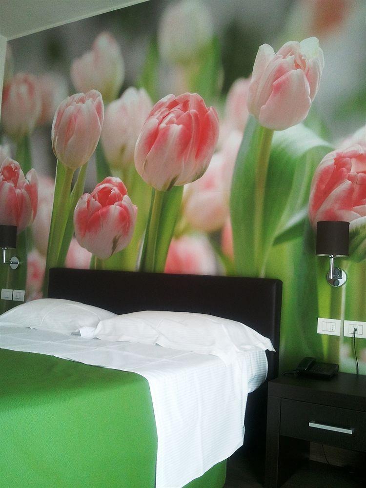 Hotel Acquadolce 페스키에라델가르다 외부 사진