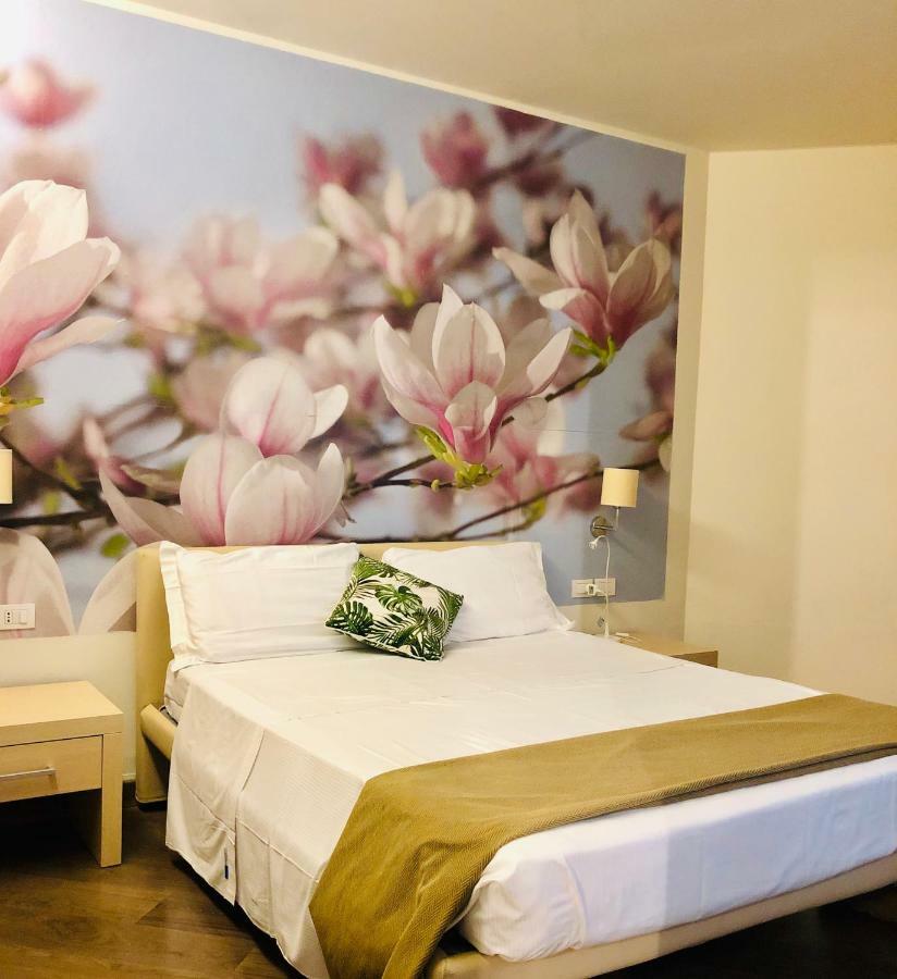 Hotel Acquadolce 페스키에라델가르다 외부 사진